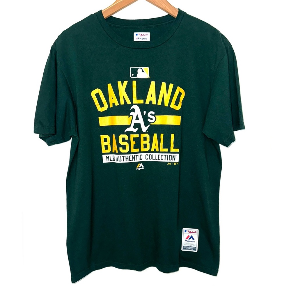 SOLD 💕Majestic Oakland Athletics A’s Baseball T-Shirt - Picture 1 of 8